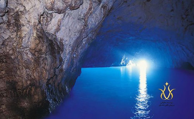 غار آبی، کاپری ، شهرهای ایتالیا